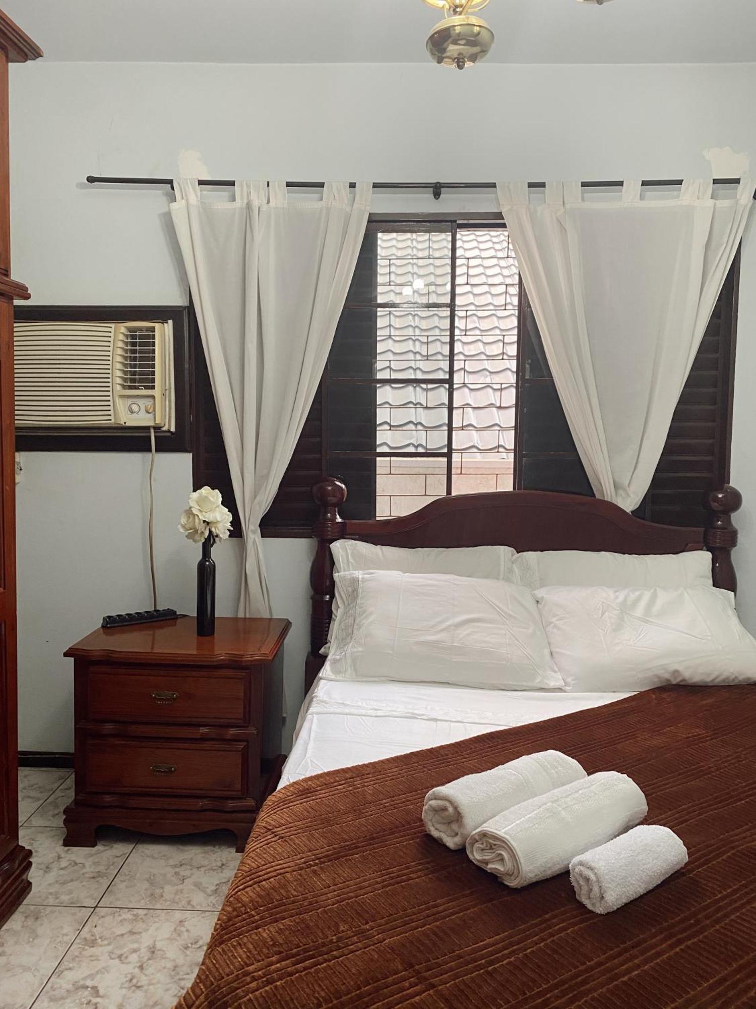 Triana Guest House Фос ду Игуасу Екстериор снимка